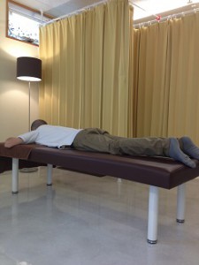 沖縄で慢性的な痛みと症状を改善する｜整体の操和｜かえる足の体操1